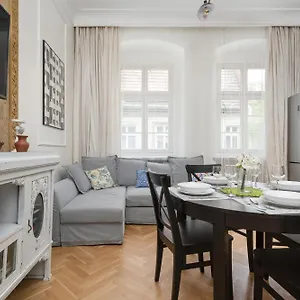 Apartment Exclusive Old Town By Renters